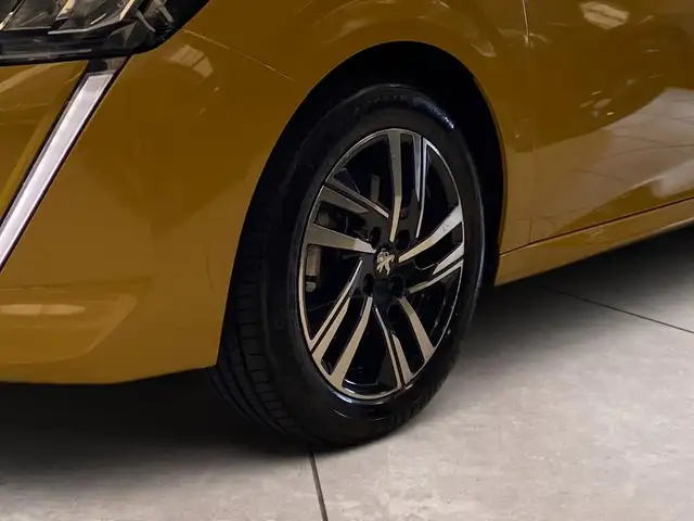 Peugeot 208 view 15