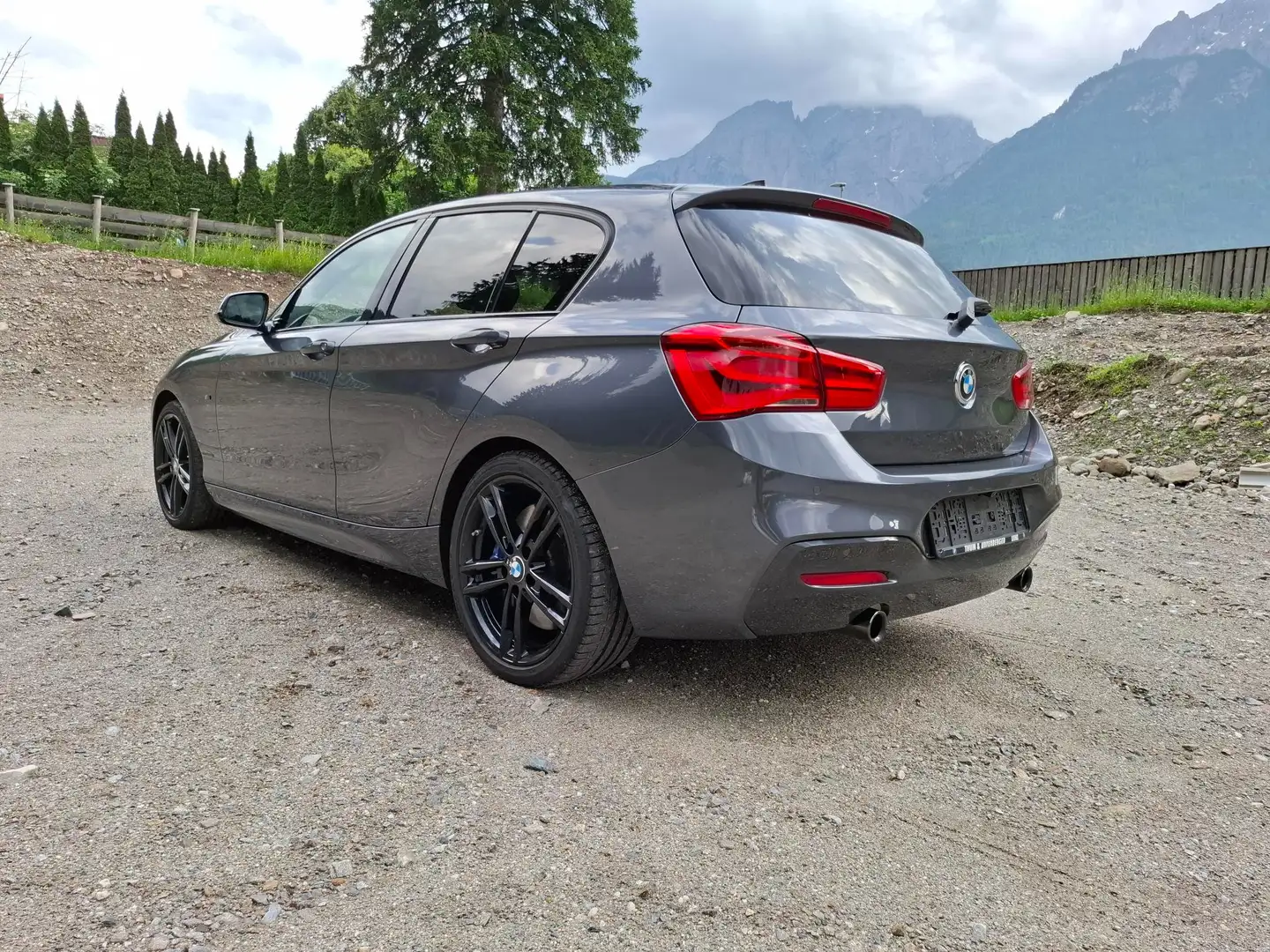 BMW 140 M140i xDrive Aut. Grau - 1