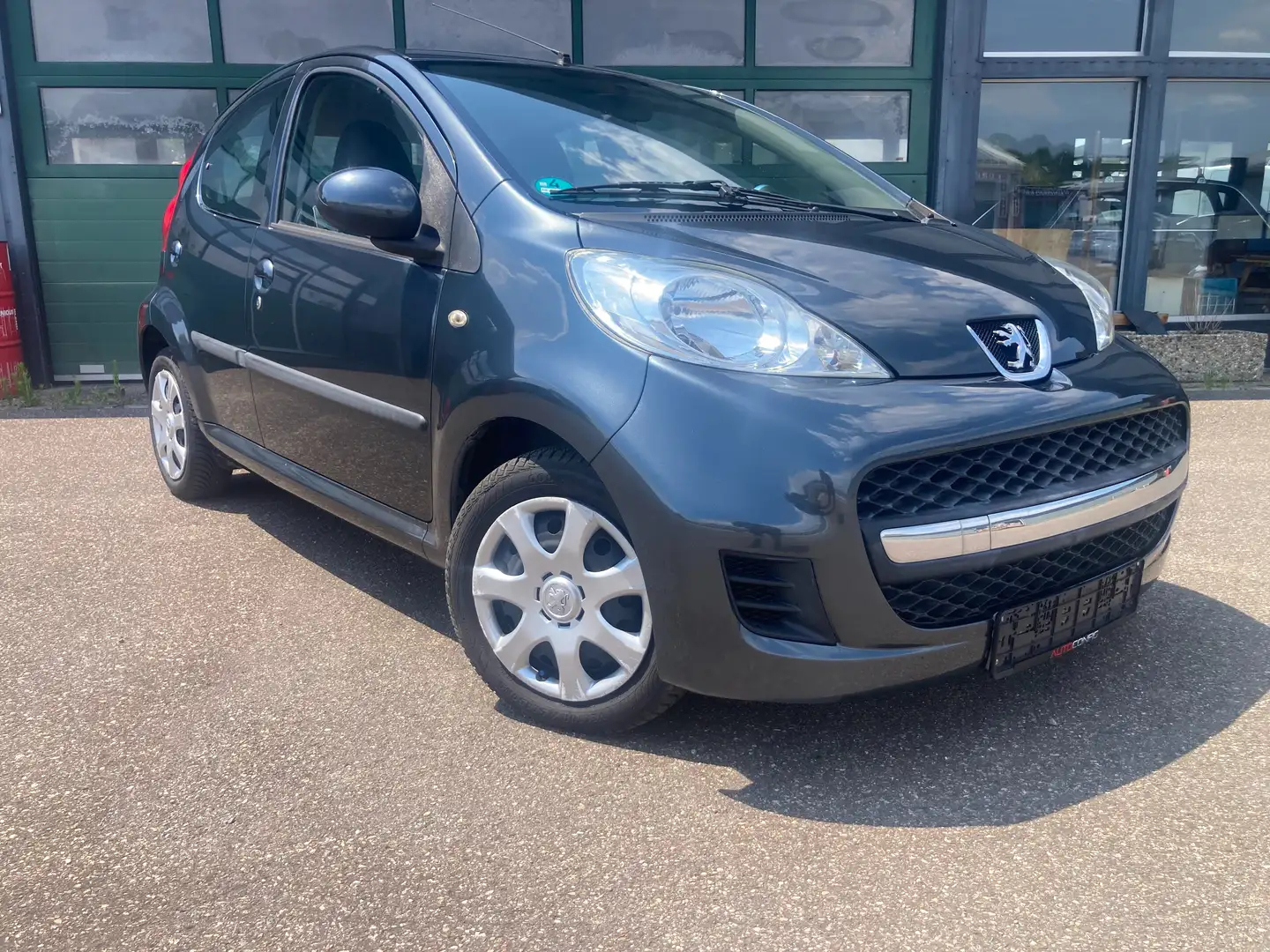 Peugeot 107 1.0 Klima Funk ZV Scheckheft gepflegt 4-türer Grau - 1