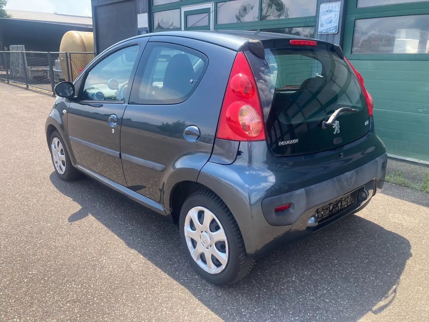 Peugeot 107 1.0 Klima Funk ZV Scheckheft gepflegt 4-türer Grau - 2