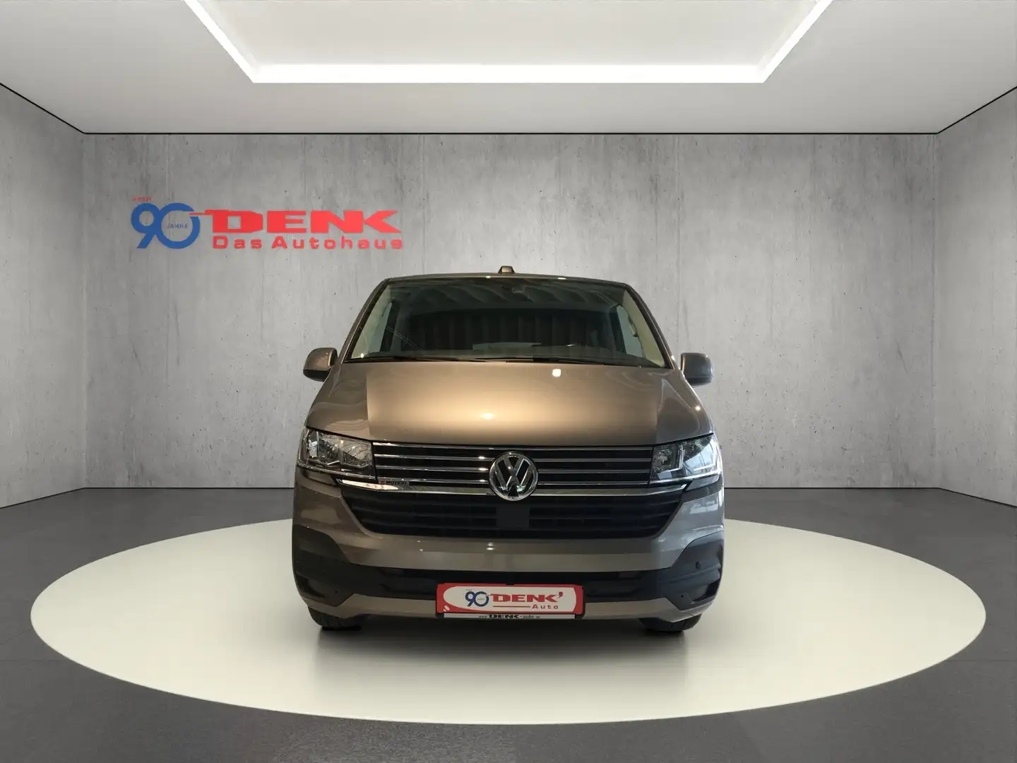 Volkswagen T6.1 Multivan Comf. 2.0 TDI 4Motion DSG*AHK* Beige - 2