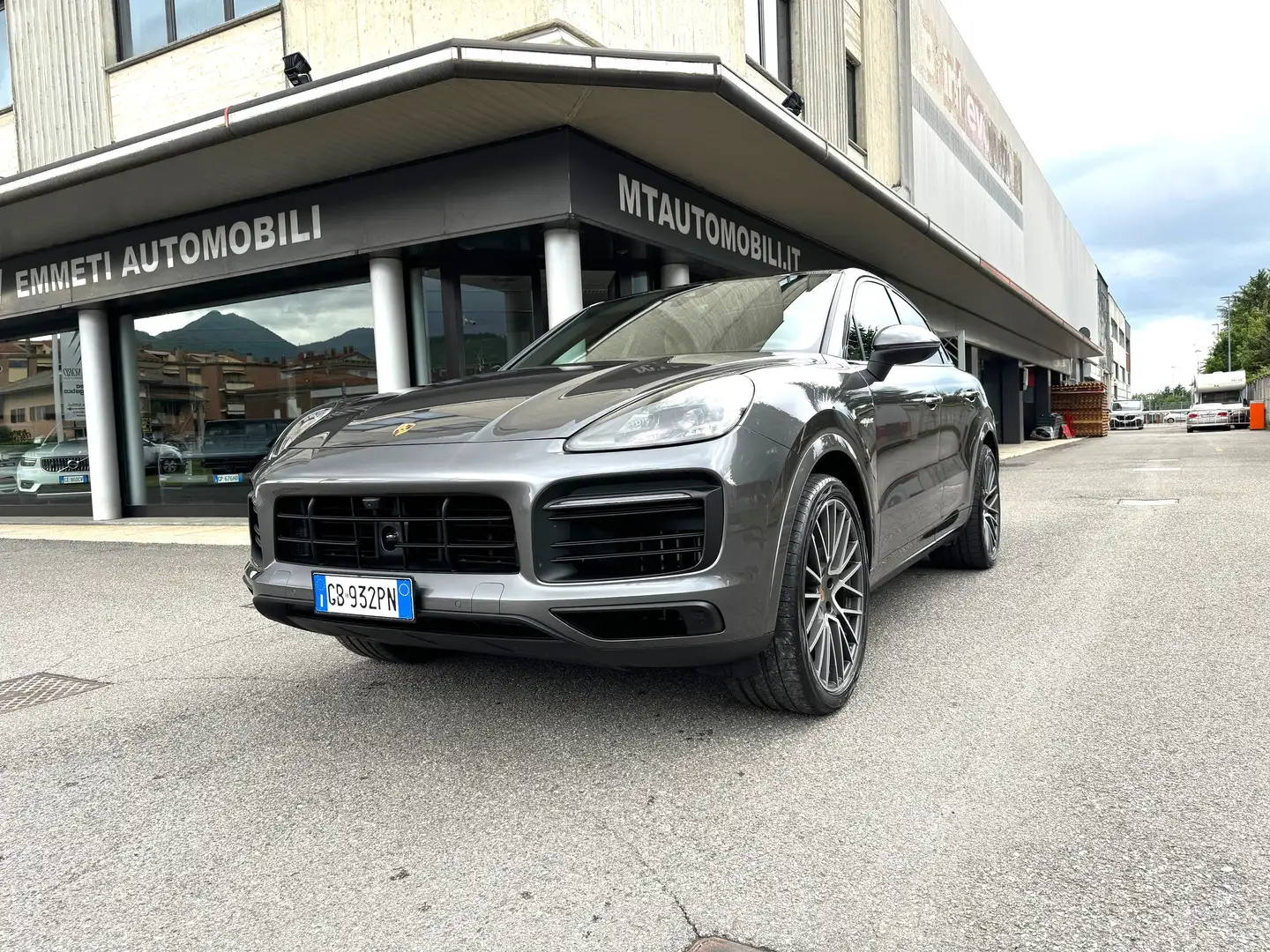 Porsche Cayenne Coupe 3.0 e-hybrid 5posti tiptronic Gris - 1