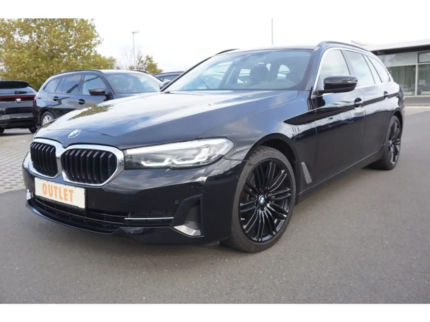 BMW 520 i Touring-schw.AHK-Navi-19Zoll M-DAB-PDCKamera-EU6 Schwarz - 1