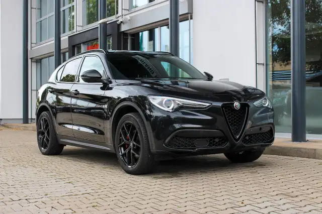 Alfa Romeo Stelvio view 3