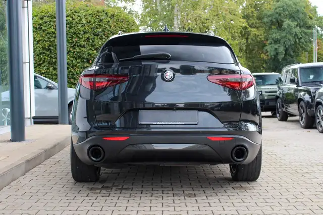 Alfa Romeo Stelvio view 6