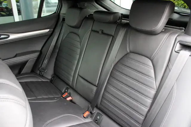 Alfa Romeo Stelvio view 15