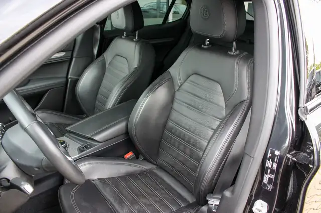 Alfa Romeo Stelvio view 11
