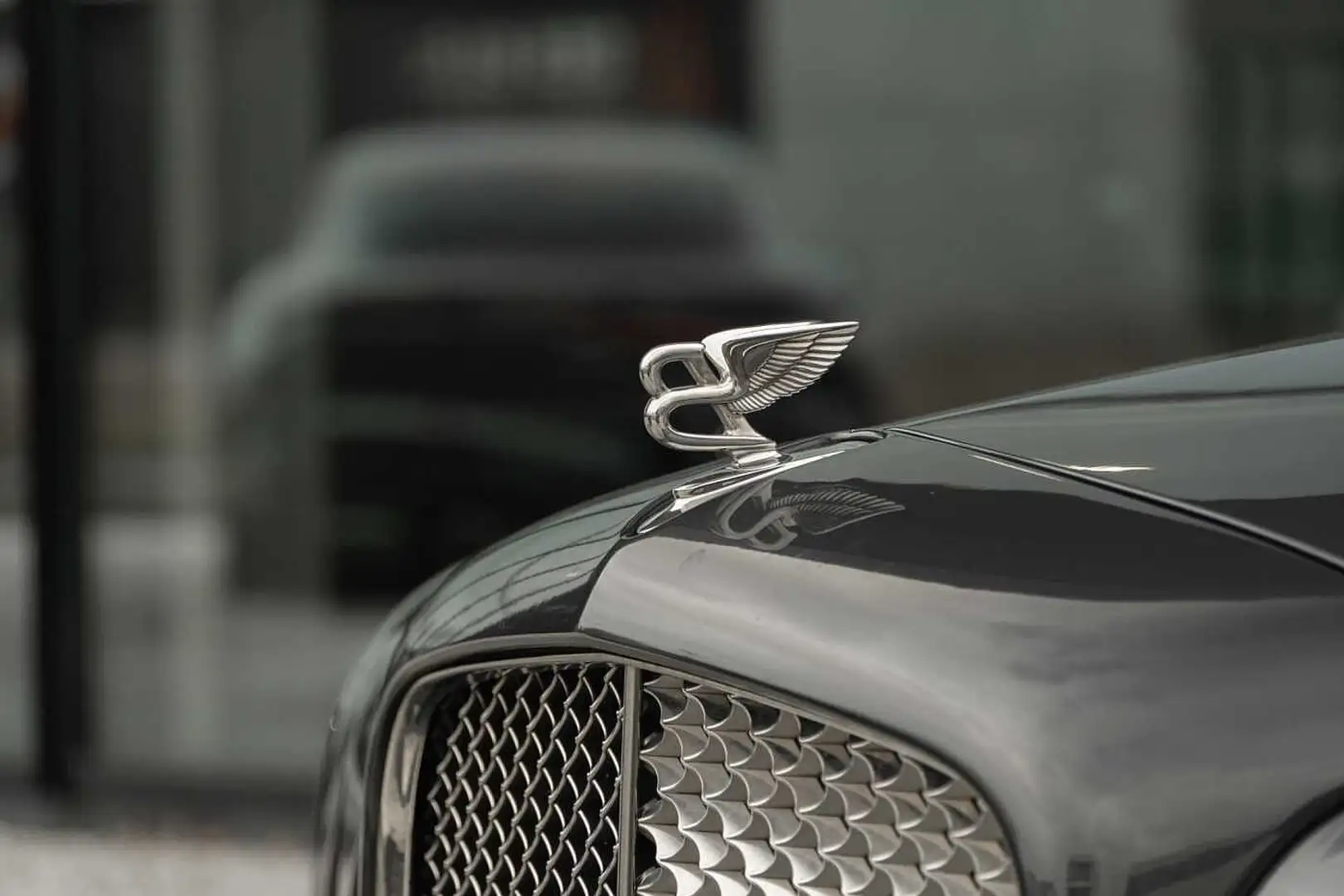 Bentley Brooklands Flying B Mascot Mulliner 1st Hand Grau - 2