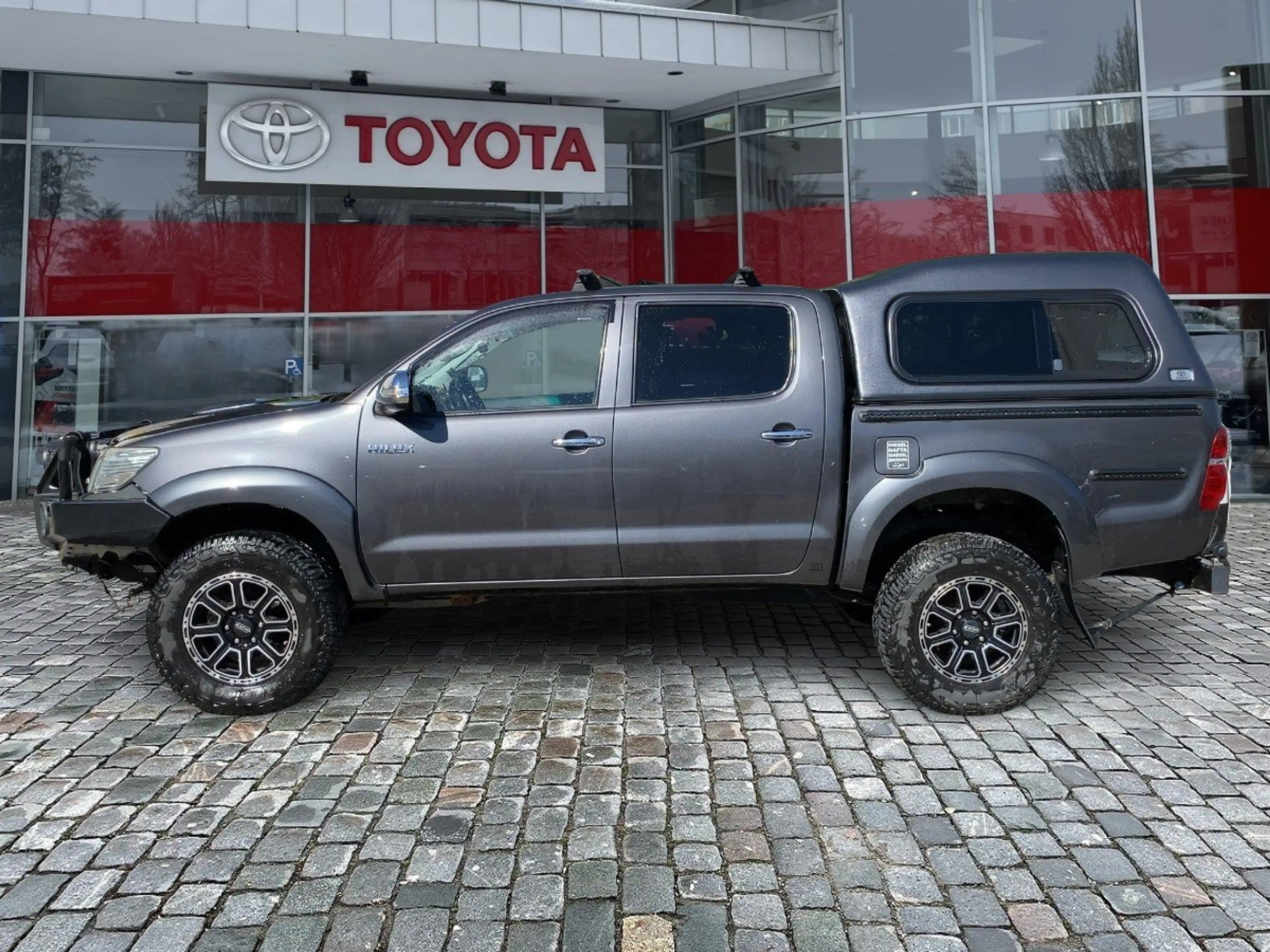 Toyota Hilux 3.0 D-4D 4x4 Double Cab Executive AUT Kam. — photo 3
