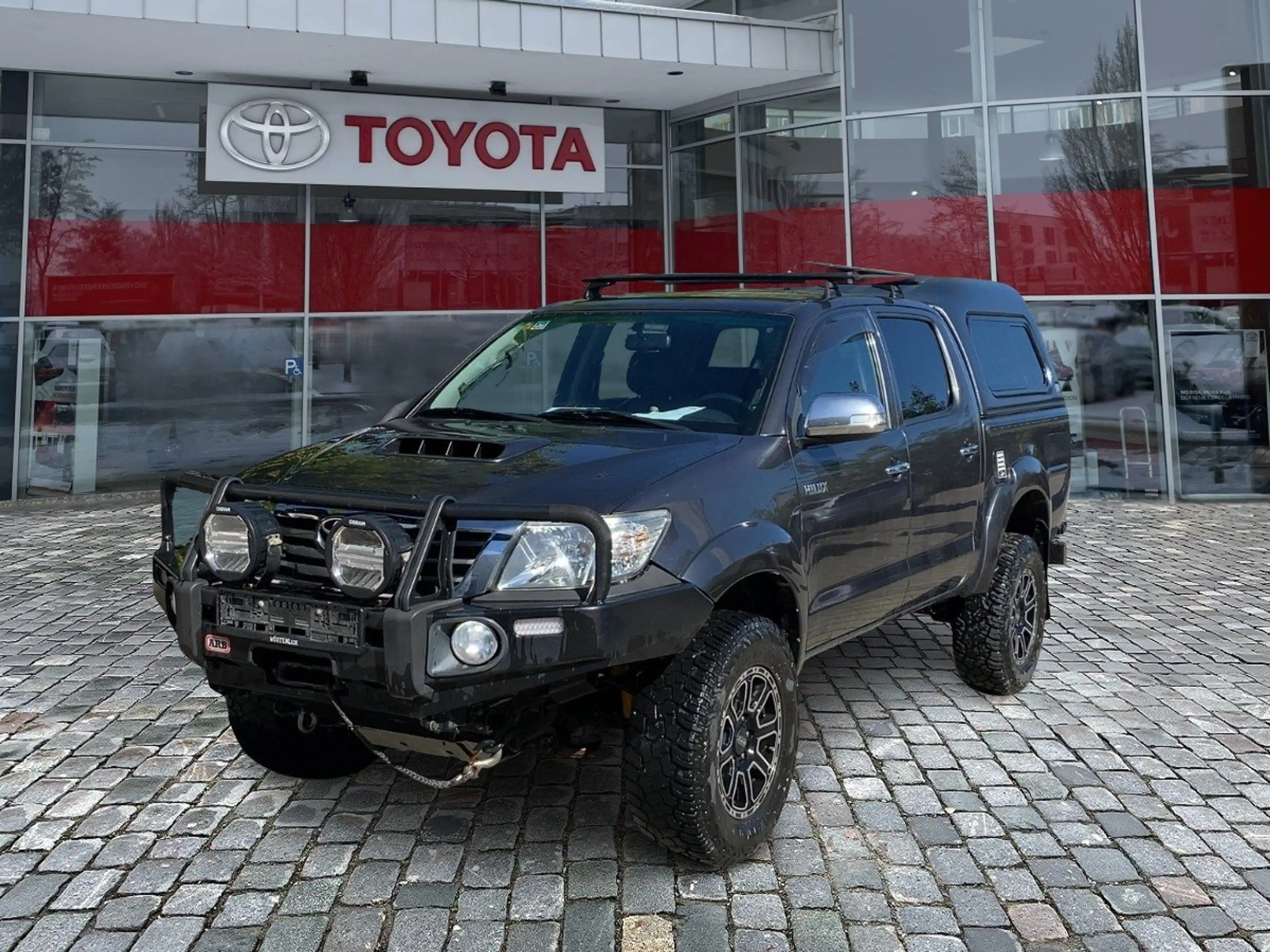 Toyota Hilux 3.0 D-4D 4x4 Double Cab Executive AUT Kam. — photo 2