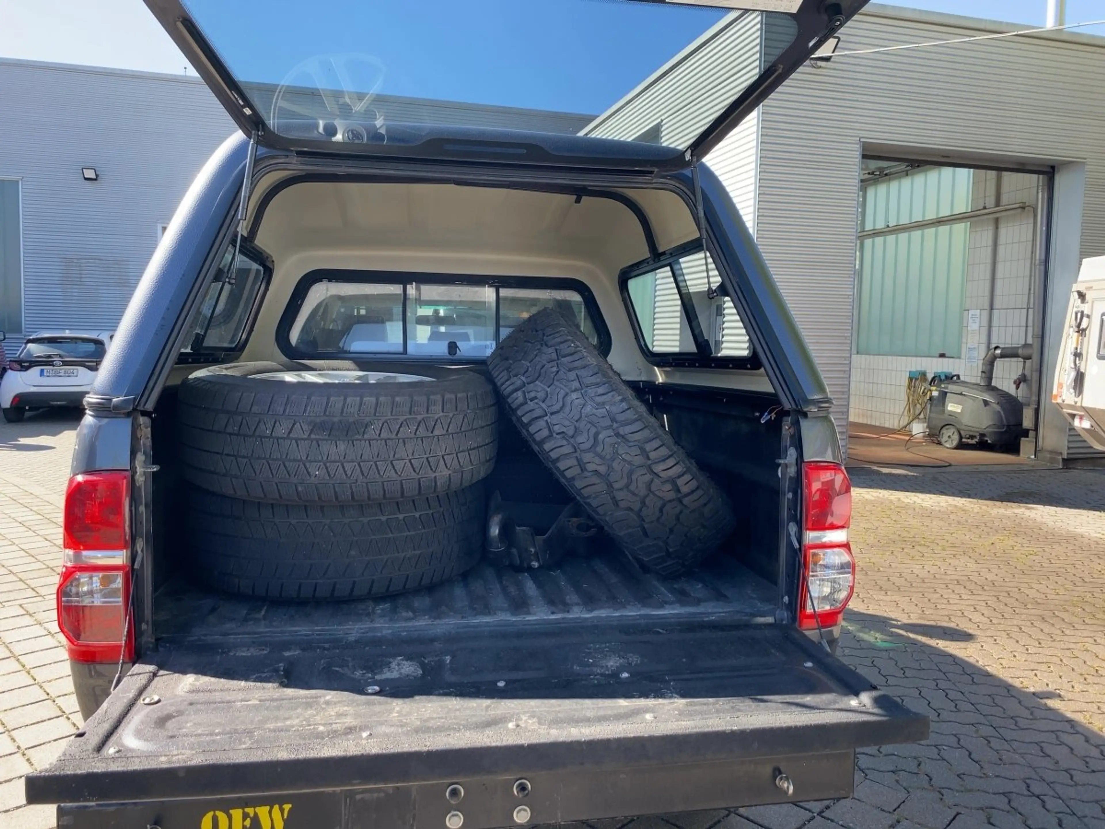 Toyota Hilux 3.0 D-4D 4x4 Double Cab Executive AUT Kam. — photo 11