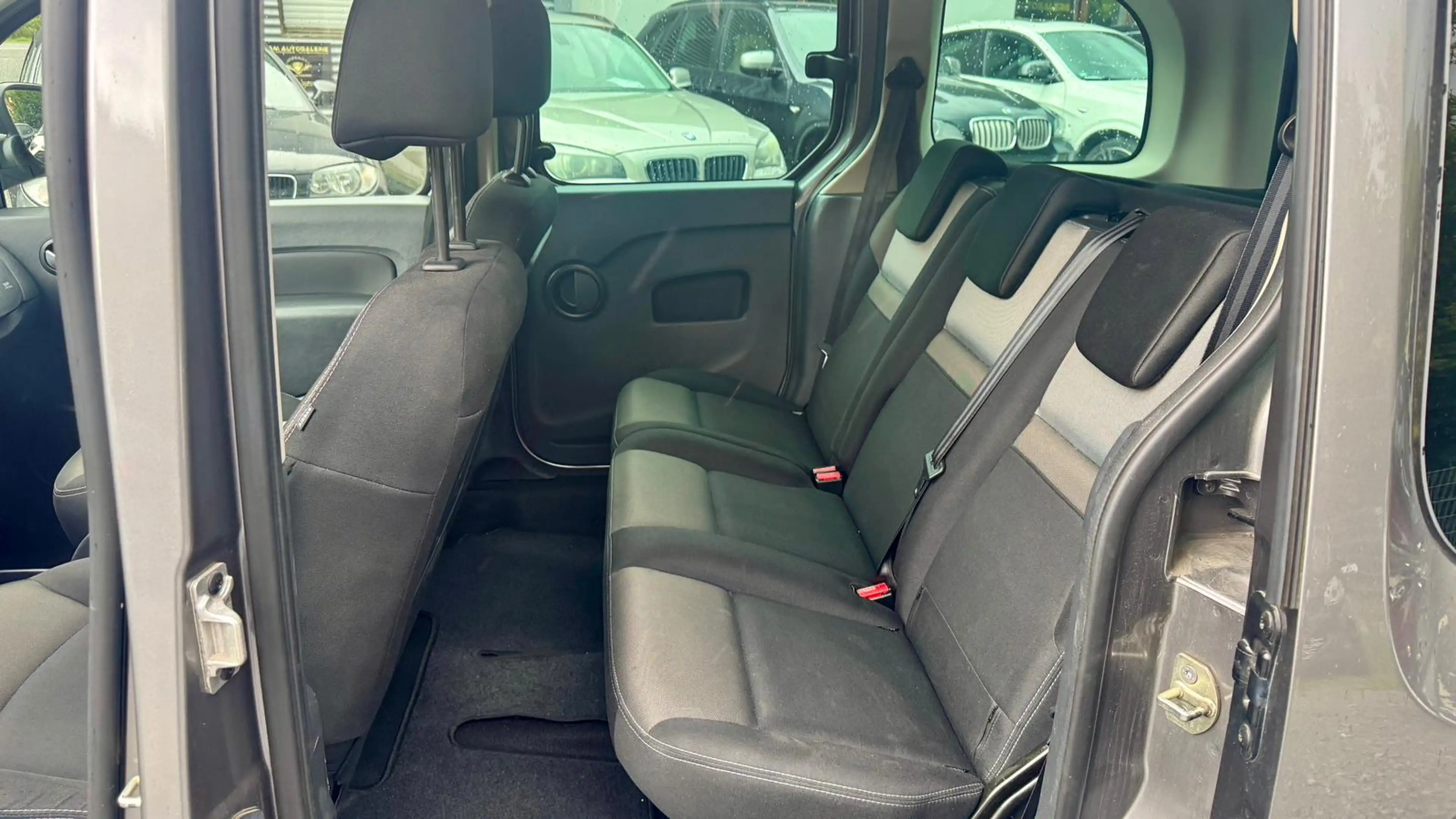 Renault Kangoo Limited*5-Sitzer*Zahnriemen Neu*Tüv Neu* — photo 11