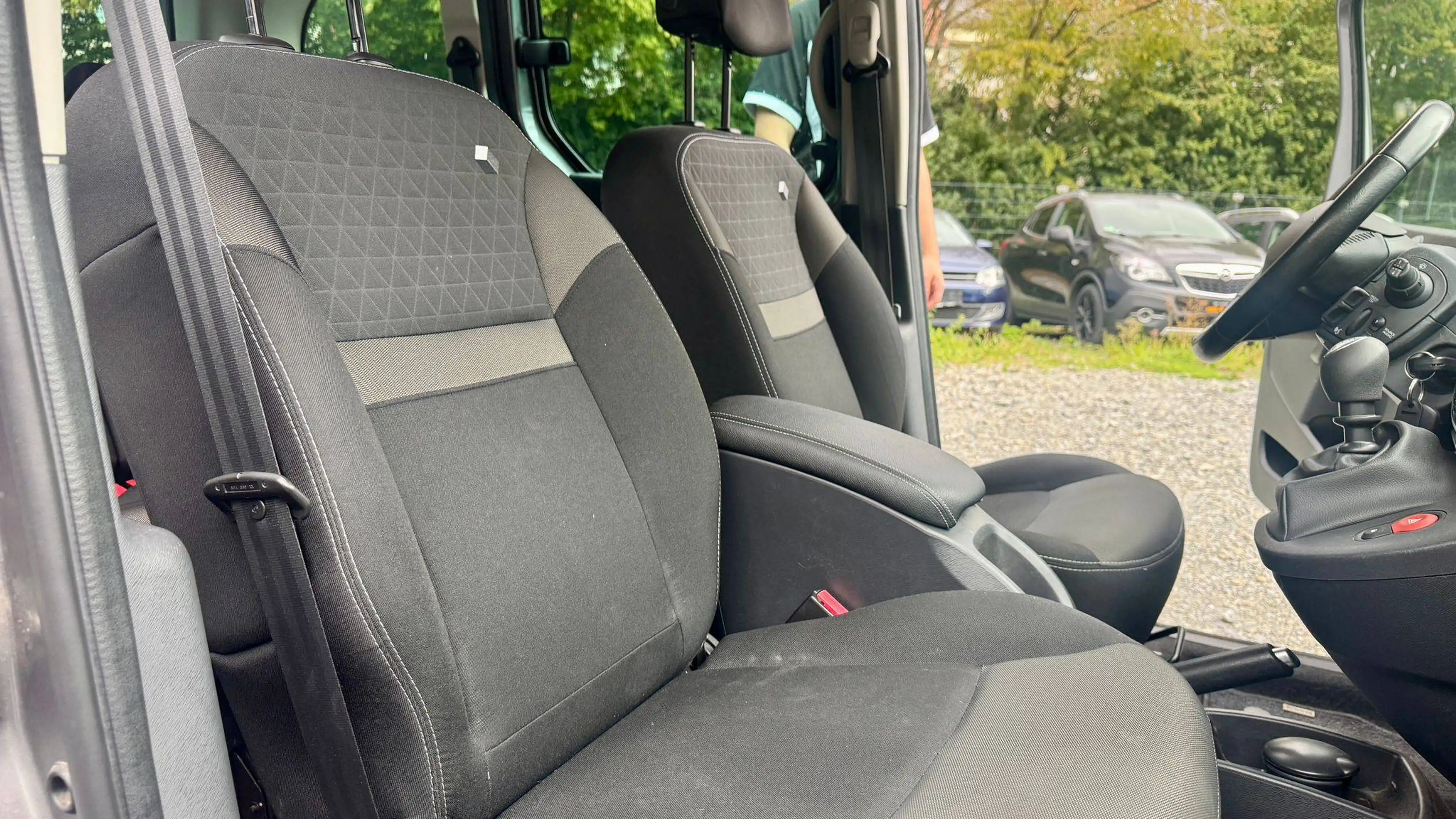 Renault Kangoo Limited*5-Sitzer*Zahnriemen Neu*Tüv Neu* — photo 15