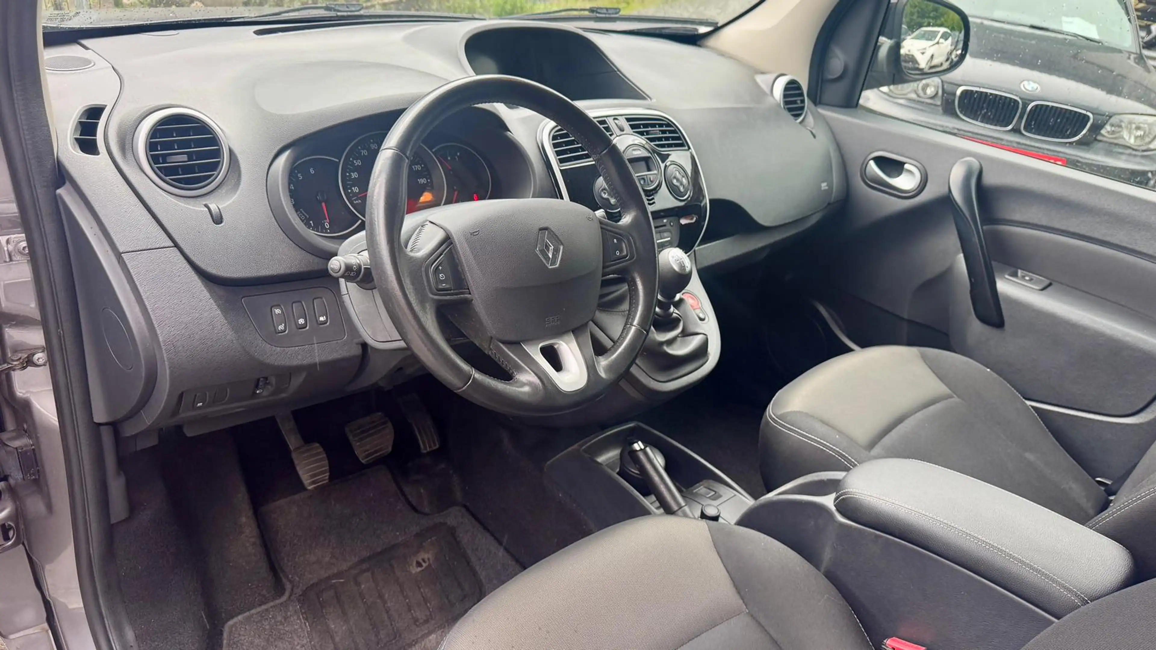 Renault Kangoo Limited*5-Sitzer*Zahnriemen Neu*Tüv Neu* — photo 9
