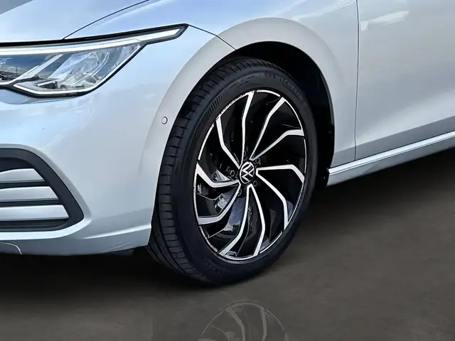 Volkswagen Golf view 6
