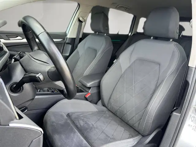 Volkswagen Golf view 9