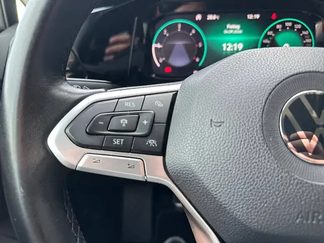 Volkswagen Golf view 11