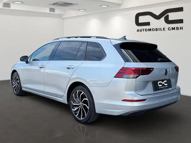 Volkswagen Golf view 4