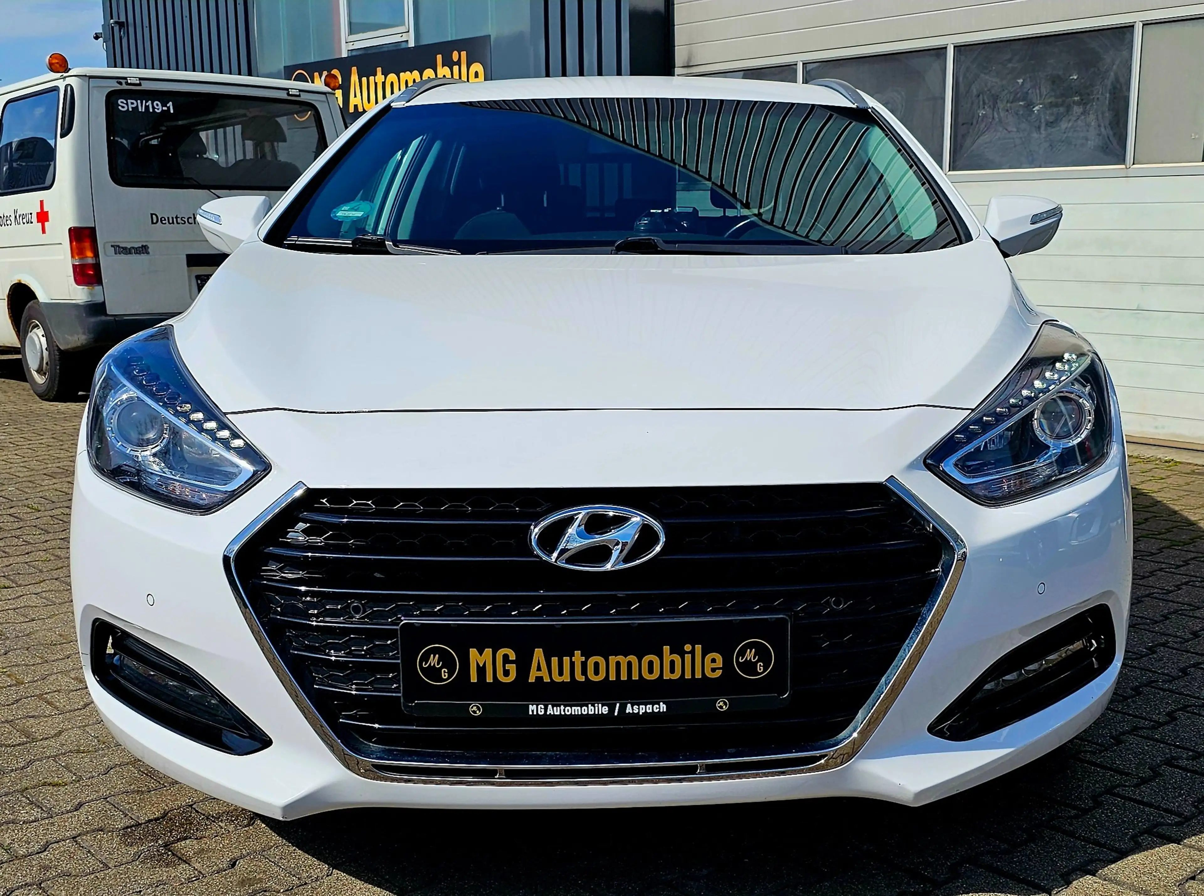 Hyundai i40 Blue Trend/NAVI/PDC/Klima/Sitzheizung — photo 2