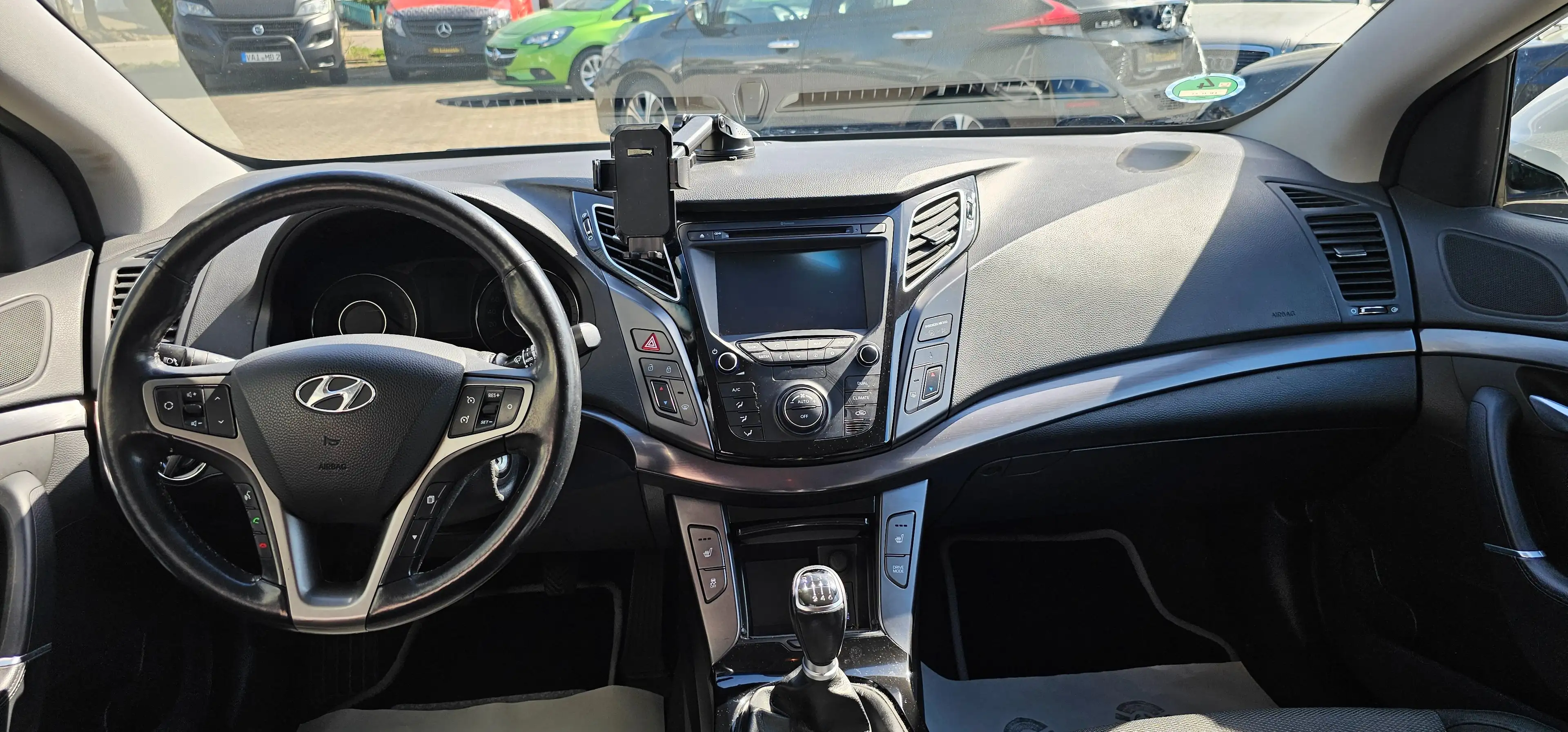Hyundai i40 Blue Trend/NAVI/PDC/Klima/Sitzheizung — photo 14