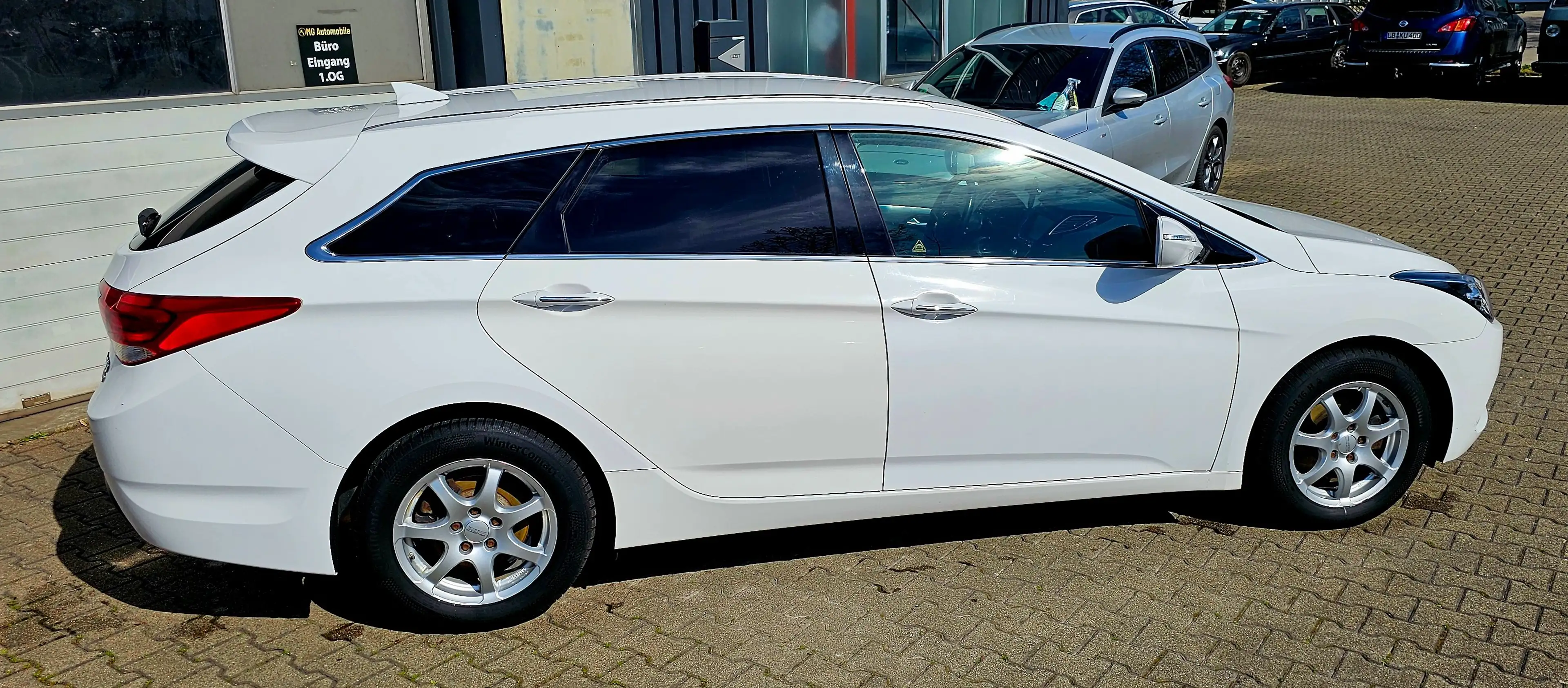 Hyundai i40 Blue Trend/NAVI/PDC/Klima/Sitzheizung — photo 10