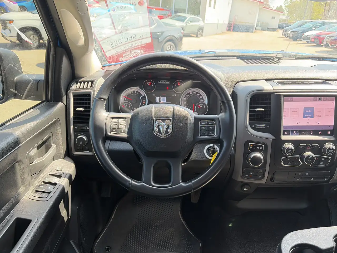 RAM 1500 снимка RAM 1500