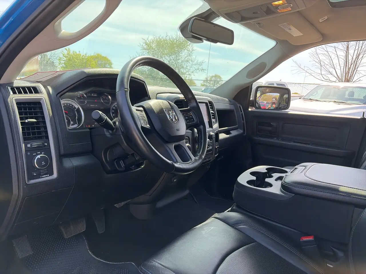 RAM 1500 снимка RAM 1500