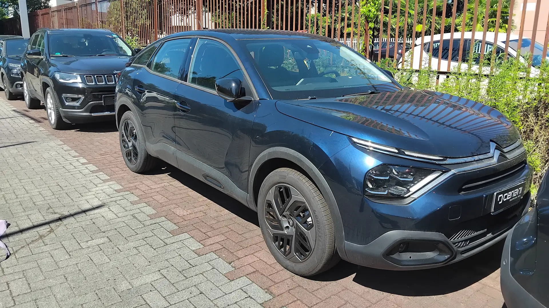 Citroen C4 C4 1.2 puretech Plus Blauw - 1
