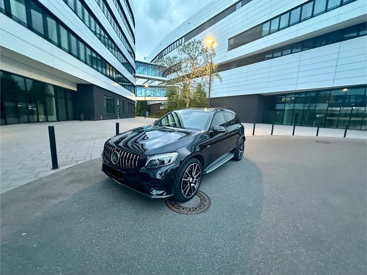 Mercedes-Benz GLC 43 AMG GLC 43 AMG 4Matic (253.964) Schwarz - 1