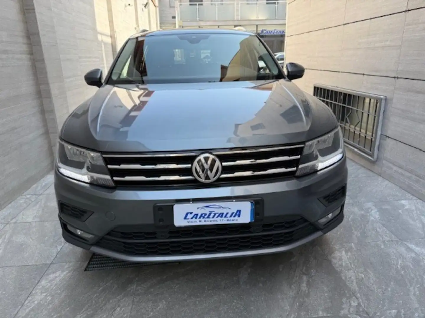 Volkswagen Tiguan Allspace 2.0 TDI SCR DSG Business BMT 7 POSTI Grigio - 2