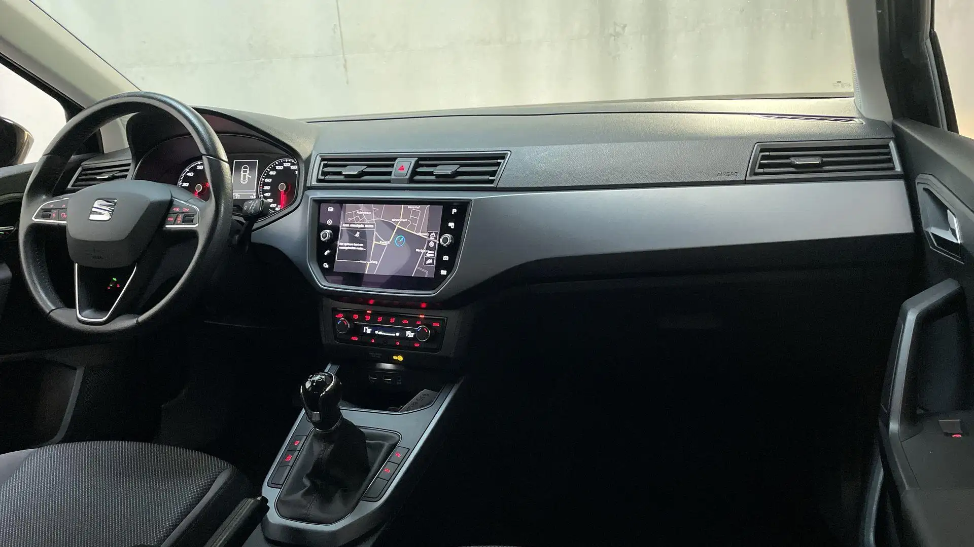 SEAT Arona 1.0 TSI Style Business Intense Climate Control Cam Zwart - 2
