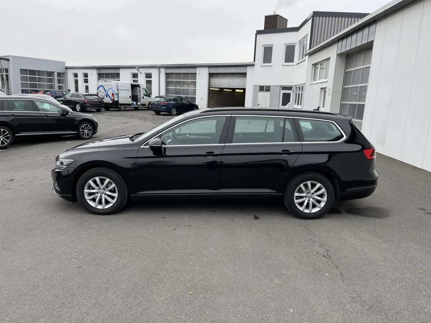 Volkswagen Passat Variant 2.0 TDI Business 134€ m. 20% Anzahlung Navi ACC Schwarz - 2
