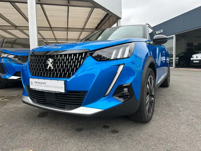 Peugeot 2008 PureTech 155 EAT8 GT, AHK, FOCAL, PANO,VOLL