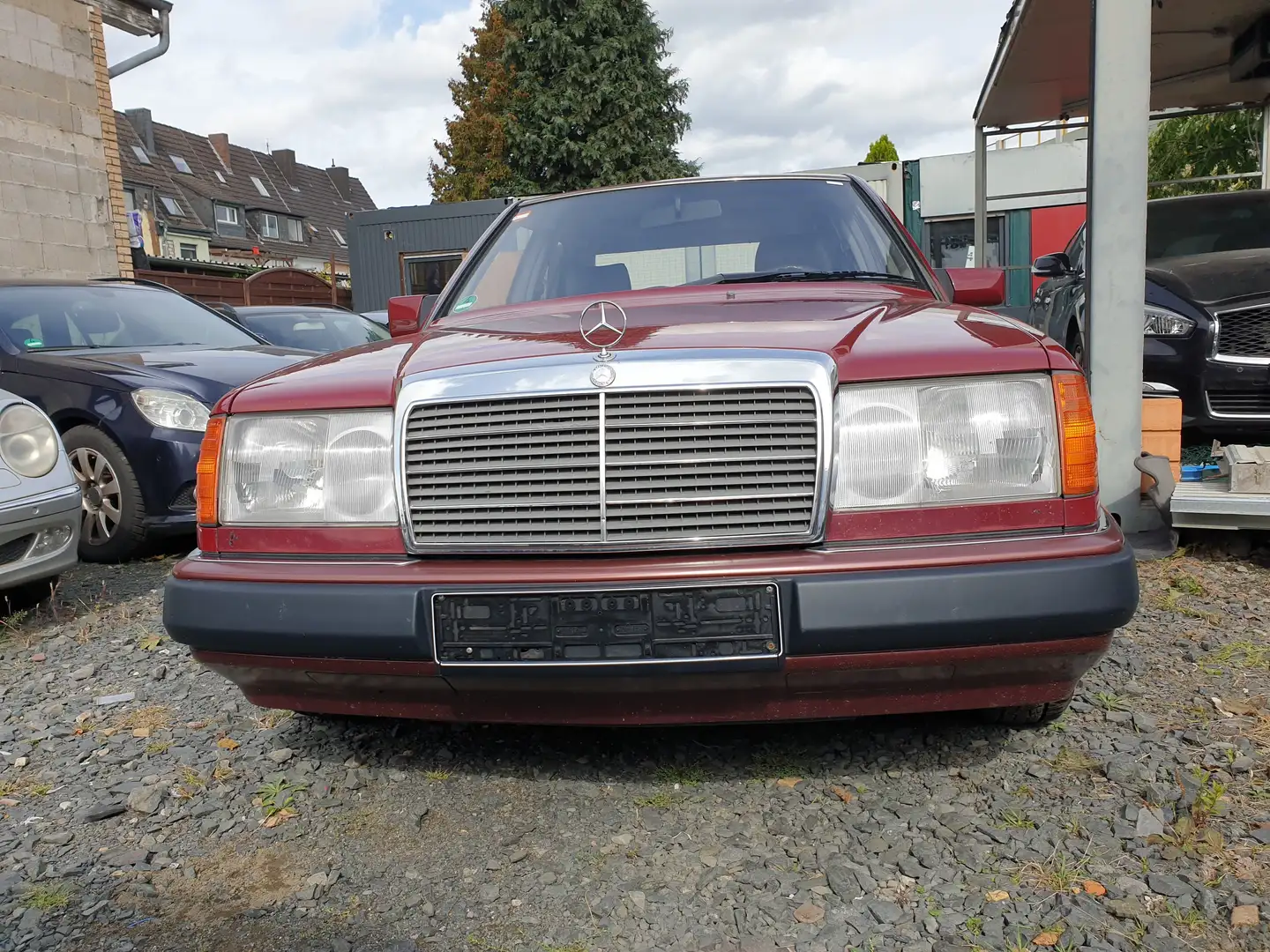 Mercedes-Benz E 200 E 200  Automatik/ Schiebedach Rouge - 2