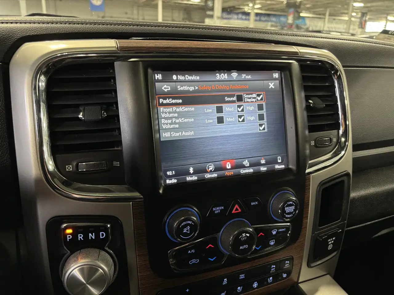 RAM 1500 снимка RAM 1500