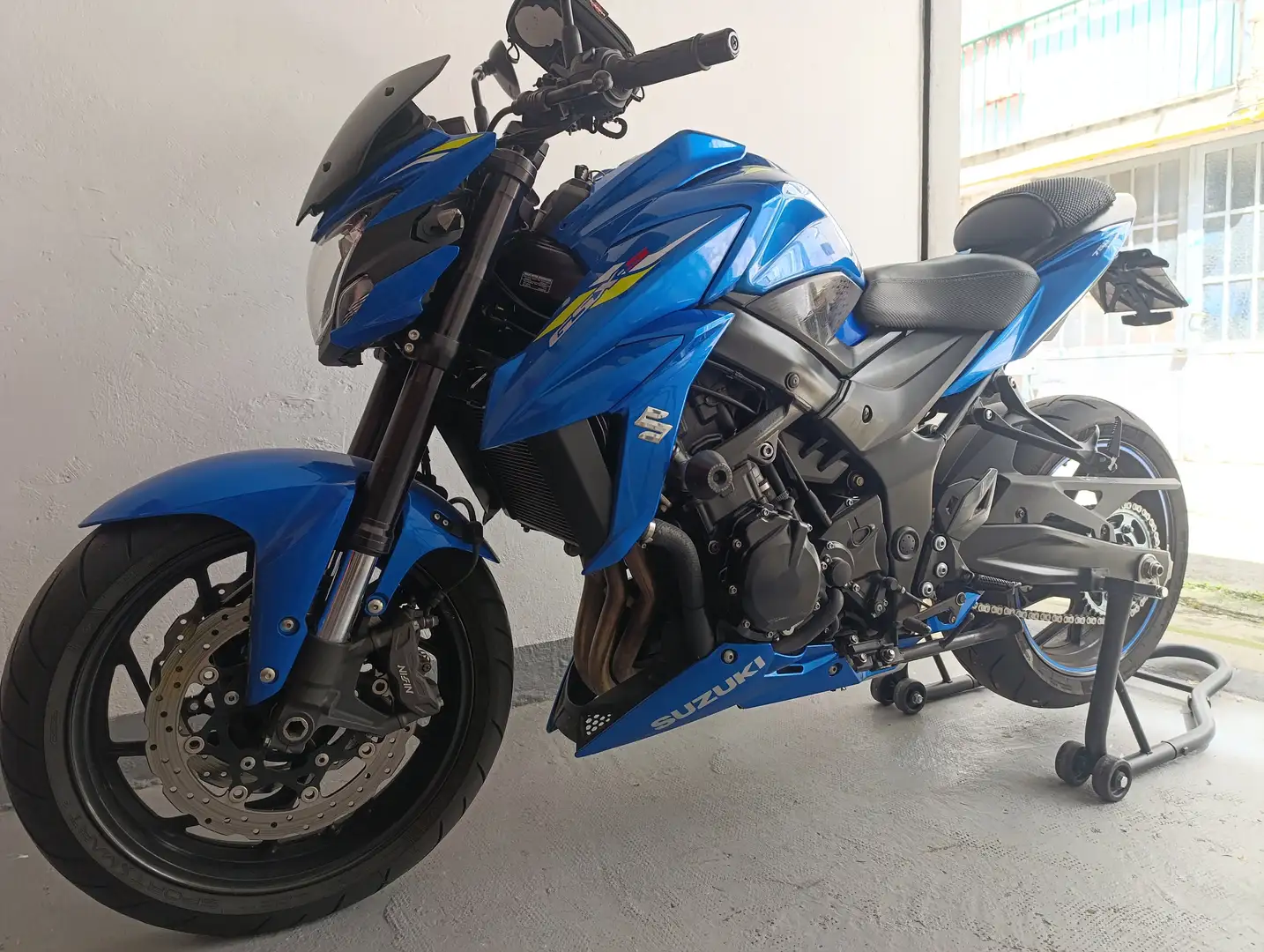 Suzuki GSX-S 750 Azul - 2