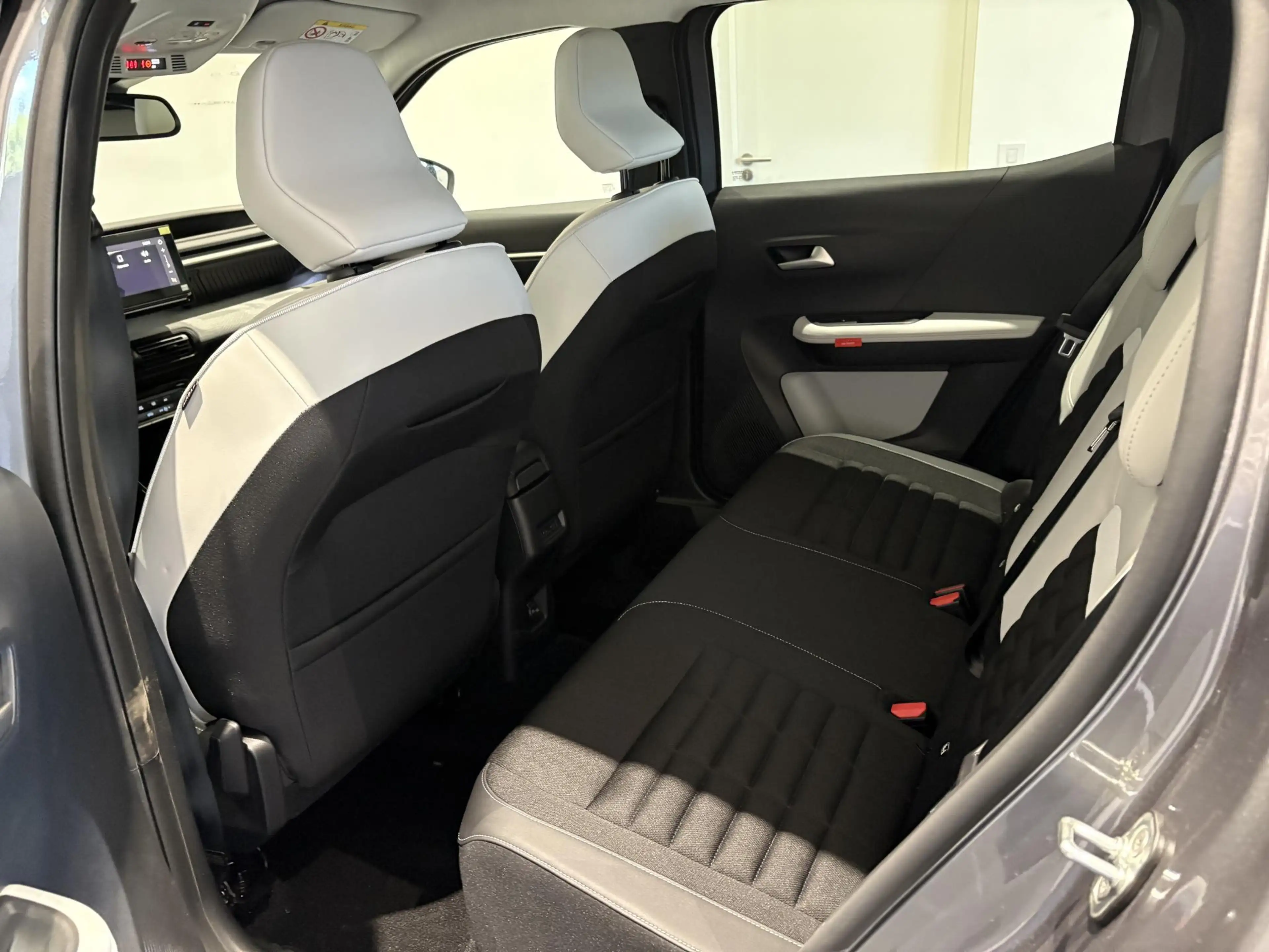 Citroen C3 Aircross 1.2 Hybrid 145pk Max l Navi l Camera l Parkeersens — photo 2