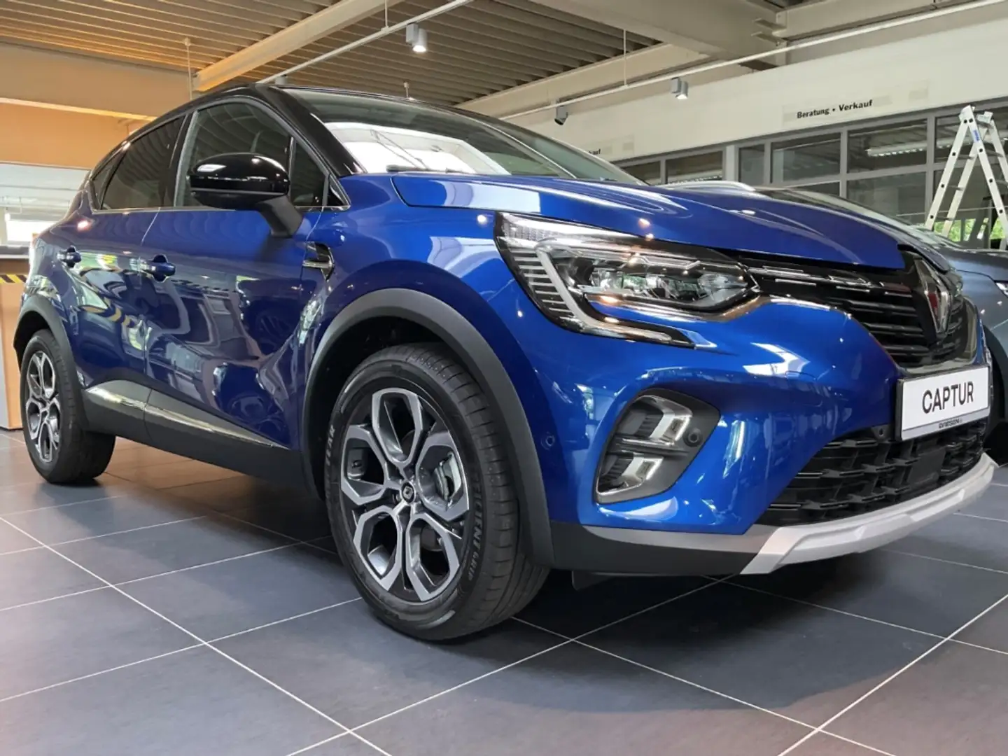 Renault Captur II 1.6 E-TECH Full Hybrid 145 Techno NAVI DAB 360 Blau - 2