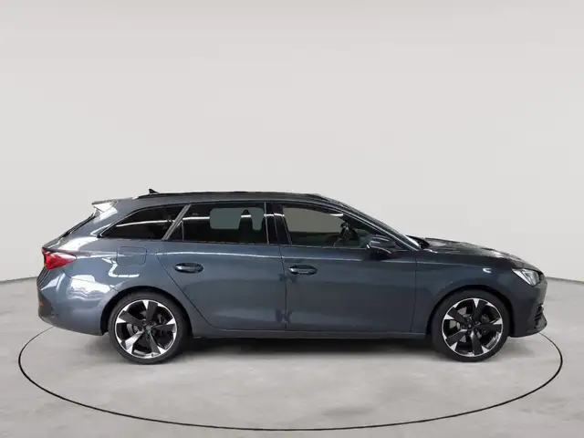 Cupra Leon view 3