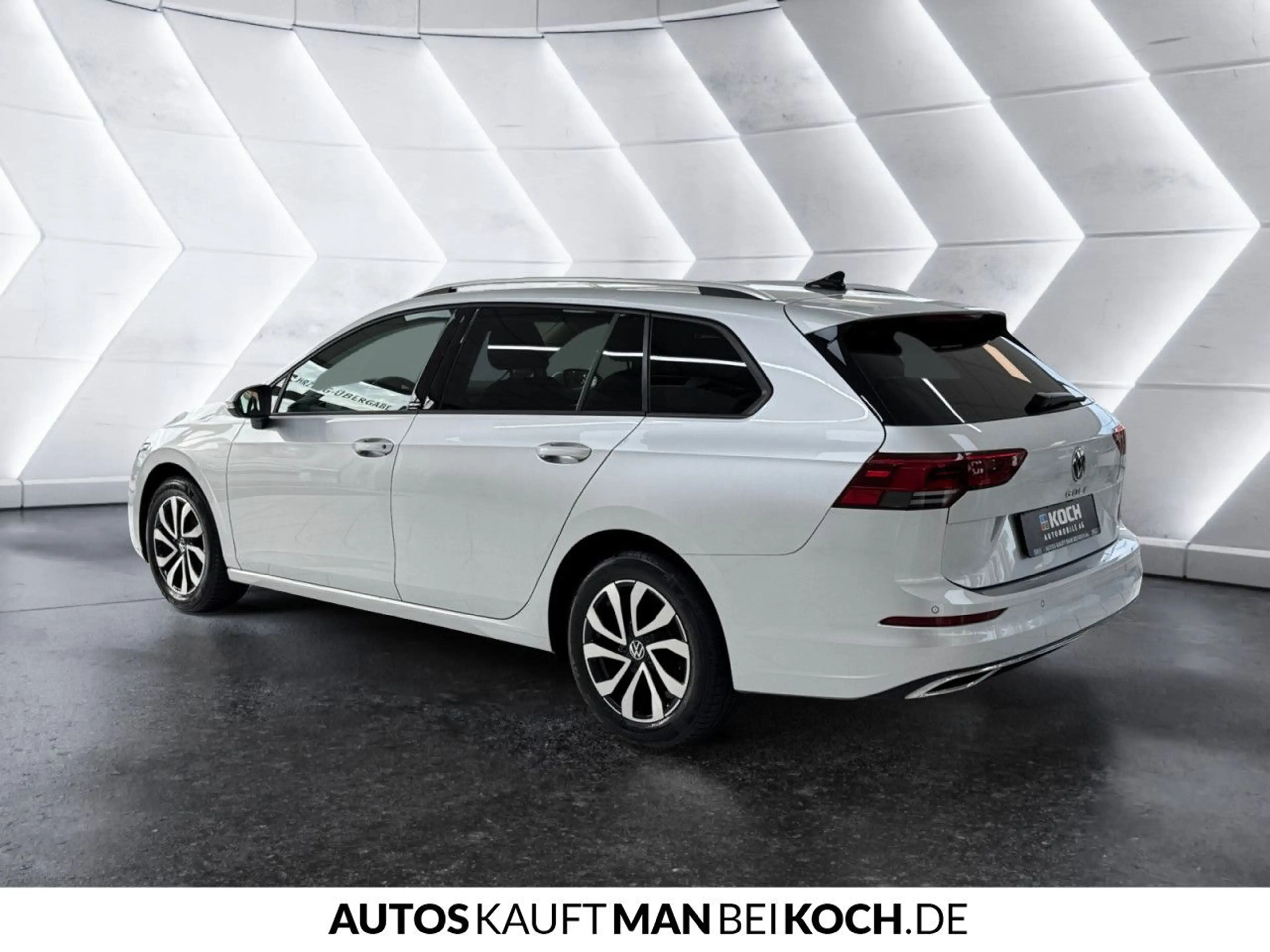 Volkswagen Golf Variant 1.0 TSI Active AHK STHZG KAM NAV SHZ — photo 4
