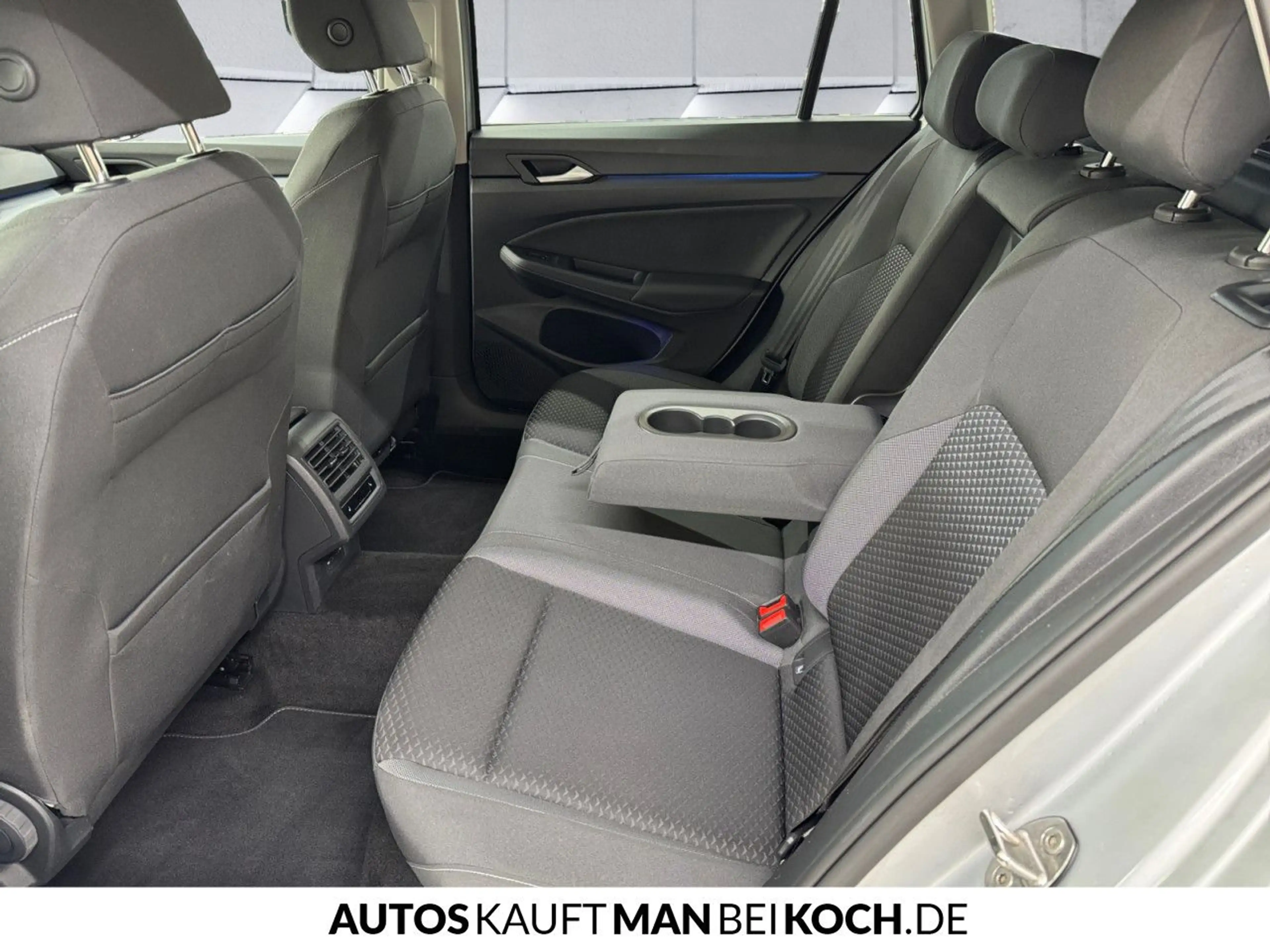 Volkswagen Golf Variant 1.0 TSI Active AHK STHZG KAM NAV SHZ — photo 8