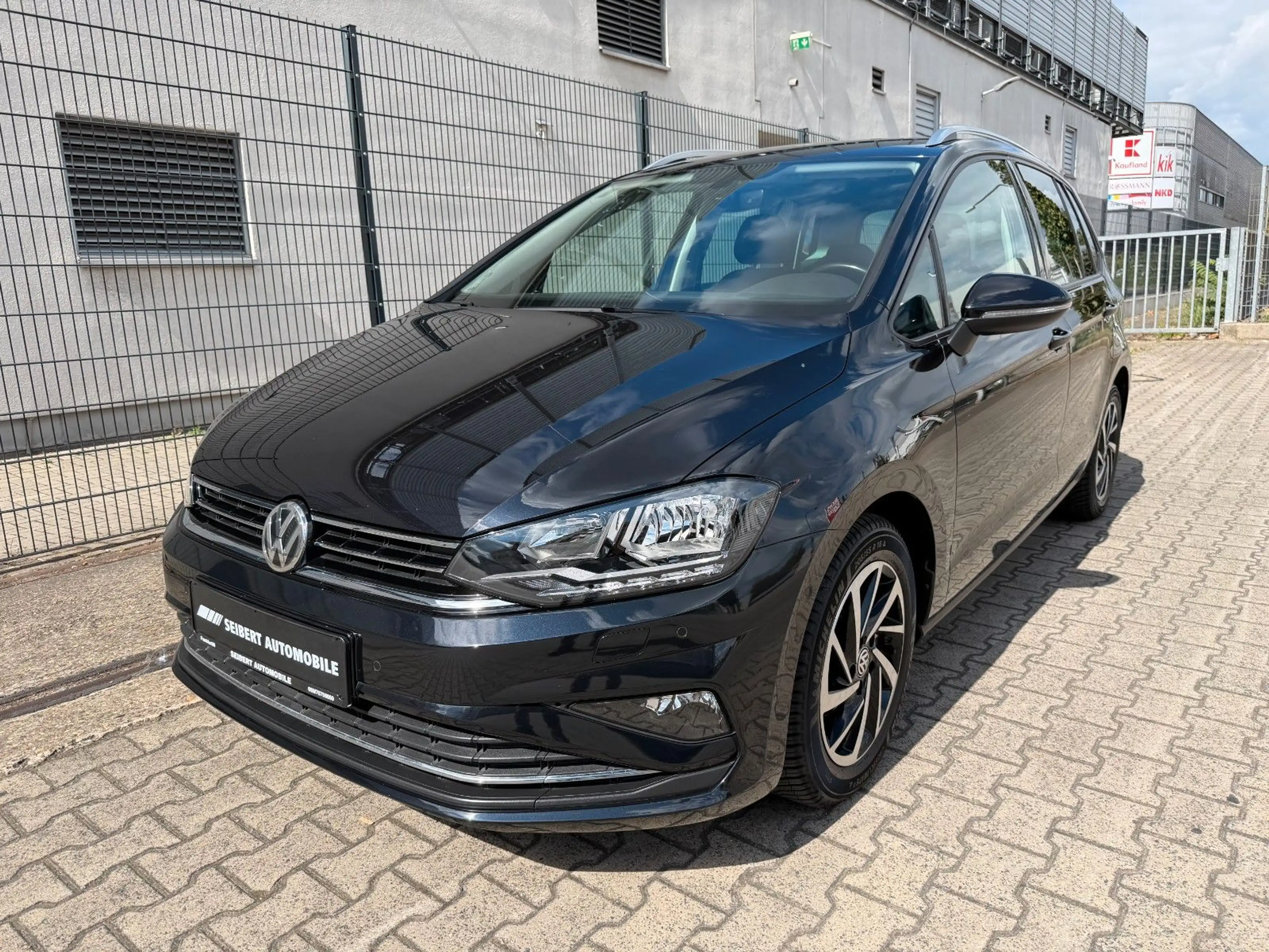 Volkswagen Golf Sportsvan VII Join ACC/NAVI/PDC/SHZ/CARPLAY — photo 9