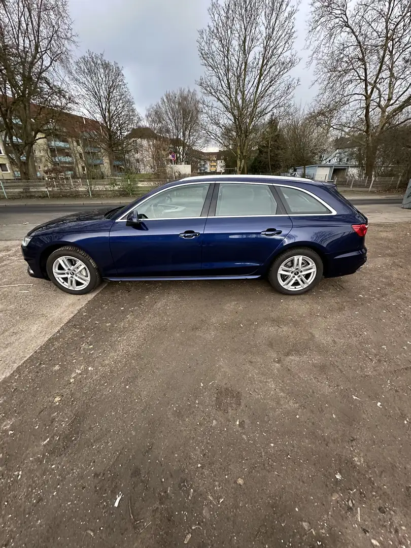 Audi A4 40 TDI advanced Blau - 2