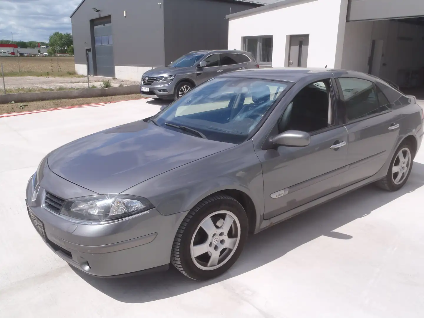 Renault Laguna Laguna Initiale 1,9 dCi Ds. Initiale Grau - 2