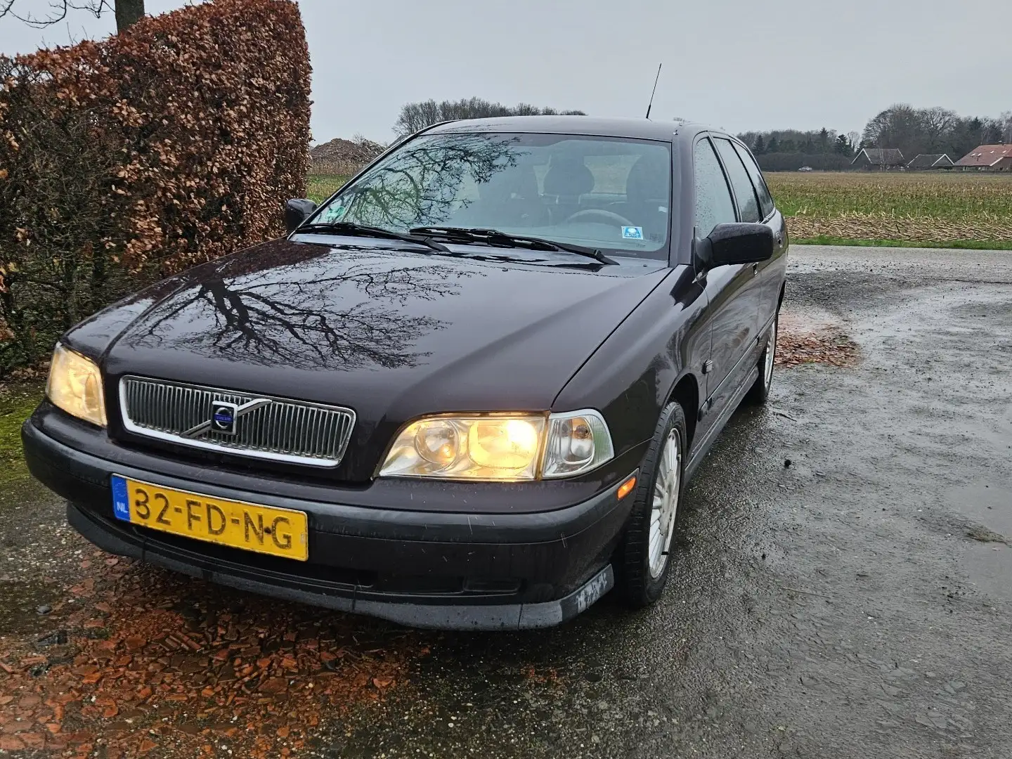 Volvo V40 2.0 inclusief half jaar APK ljubičasta - 1