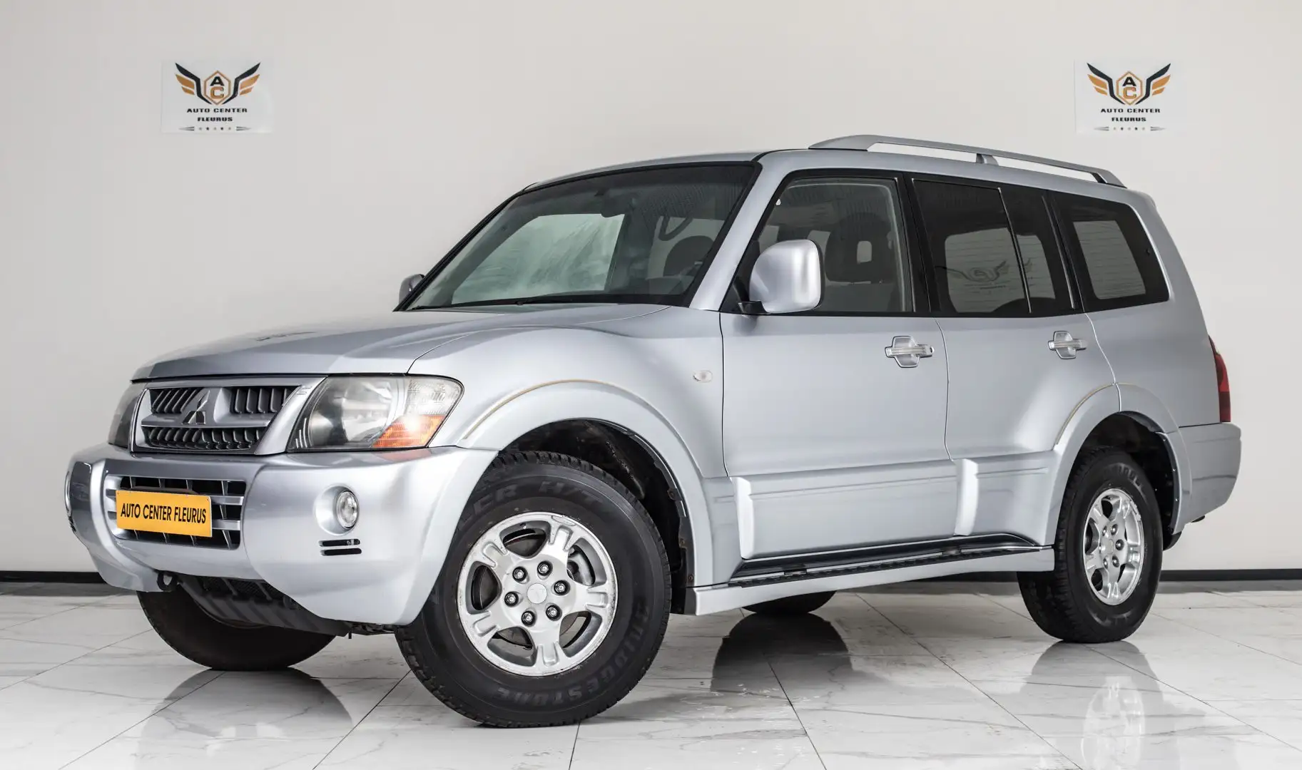 Mitsubishi Pajero 3.2 Turbo DI-D 16v / Boite automatique Zilver - 1