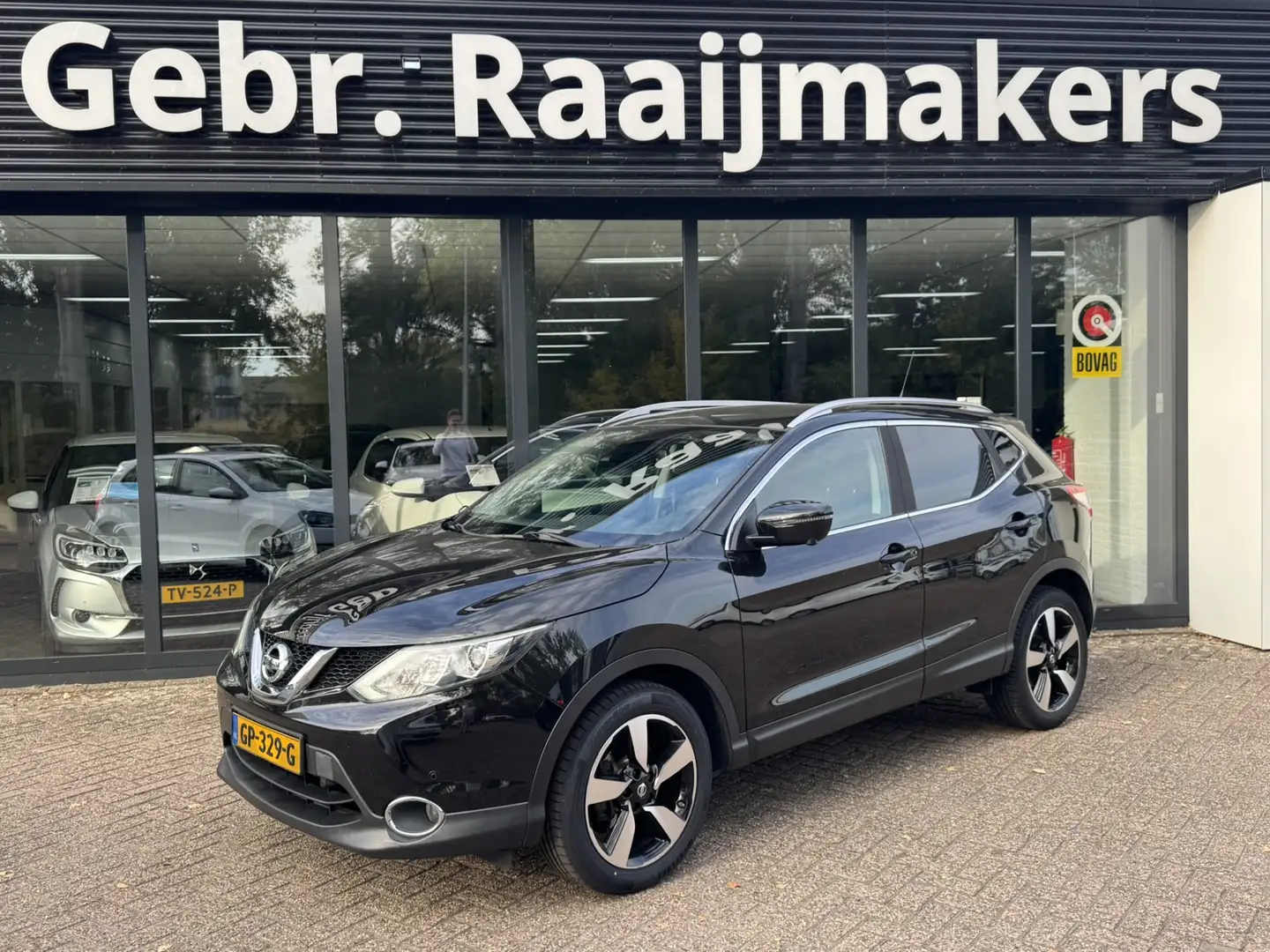 Nissan Qashqai 1.2 Connect Edition*Panorama*Navi*EXPORT/EX.BPM* Schwarz - 1