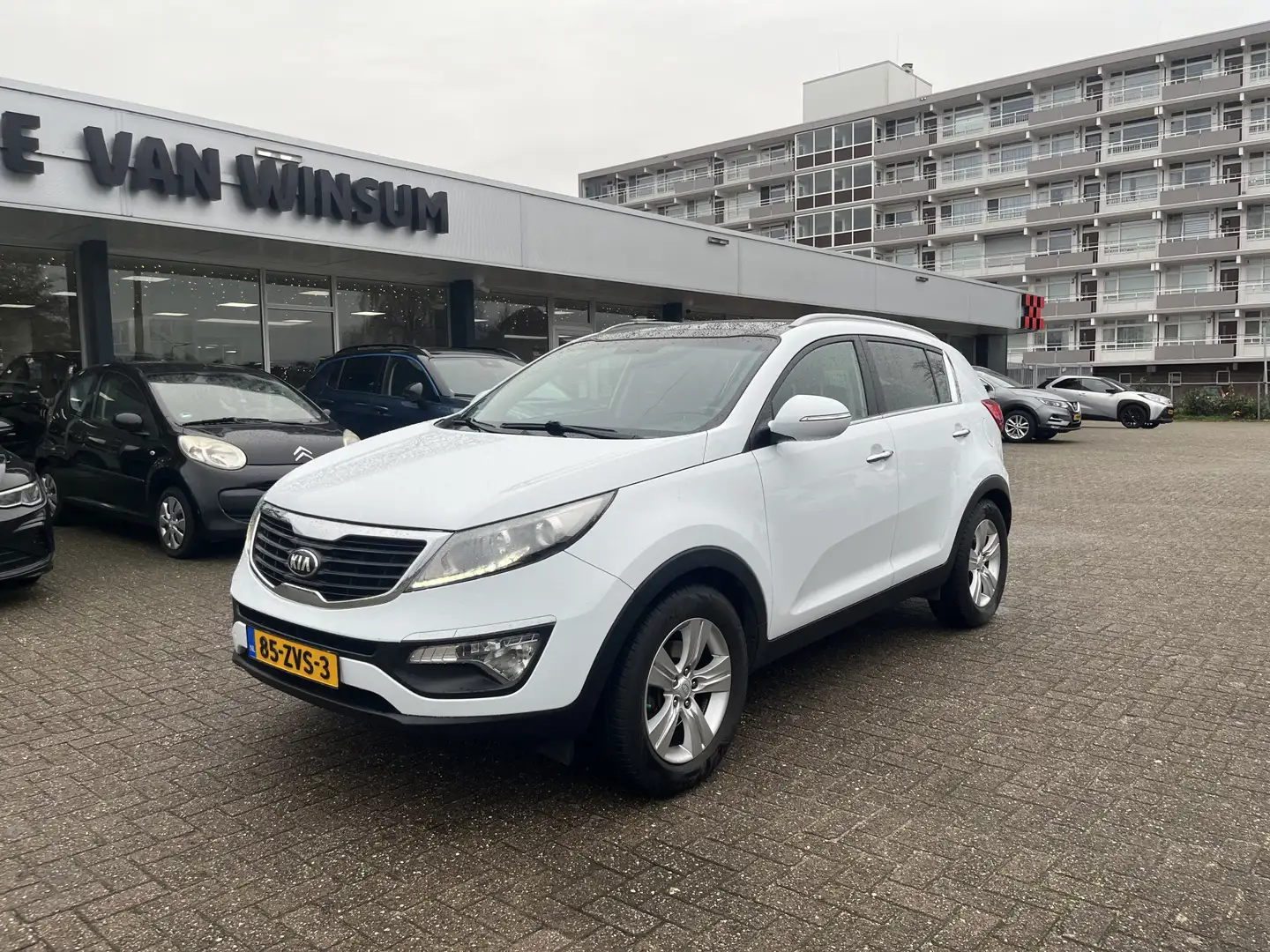 Kia Sportage 1.6 GDI Plus Pack Klima El.Panodak Navi Cruise Tre Wit - 1