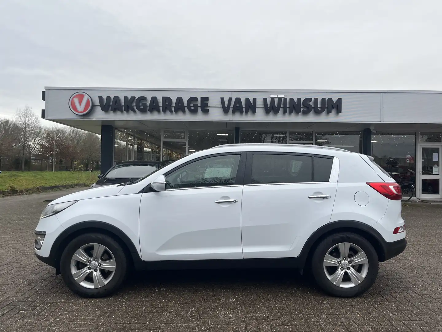 Kia Sportage 1.6 GDI Plus Pack Klima El.Panodak Navi Cruise Tre Wit - 2