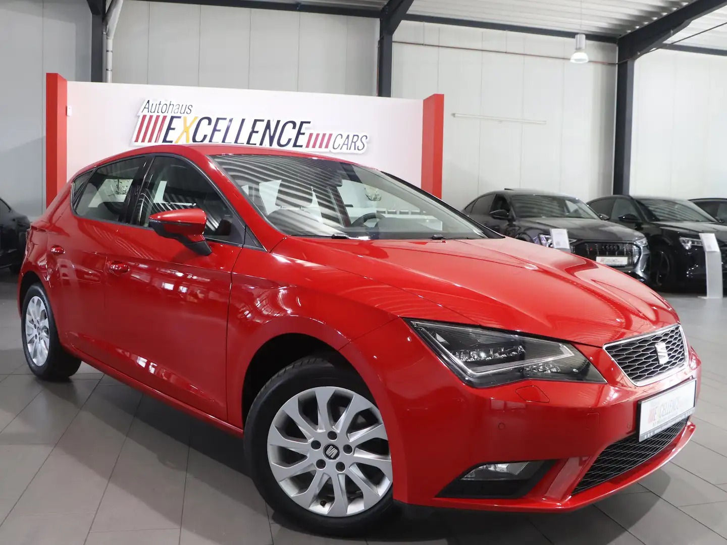 SEAT Leon 1.6 TDI STYLE / LED / NAVI+ / TEMPOMAT / Rot - 2